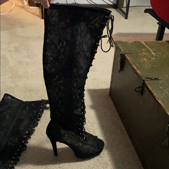 Thigh high lace up boots - Picture 2 of 3